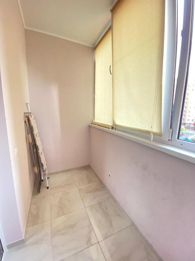 Cozy Two Bedroom Large Apartment تشيسيناو المظهر الخارجي الصورة