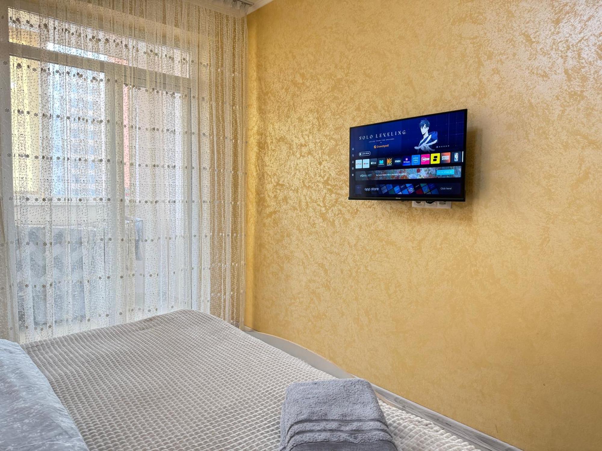 Cozy Two Bedroom Large Apartment تشيسيناو المظهر الخارجي الصورة