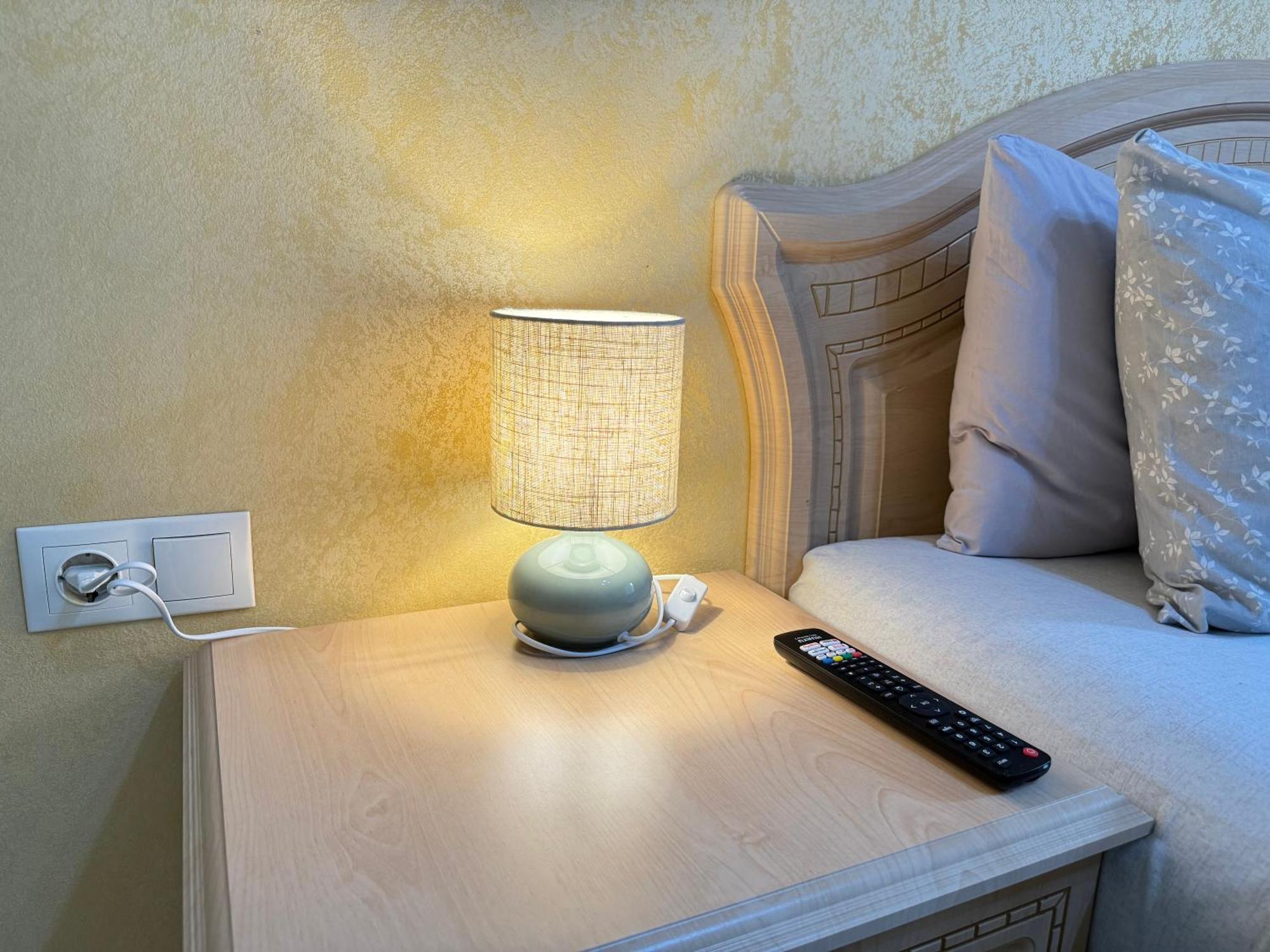 Cozy Two Bedroom Large Apartment تشيسيناو المظهر الخارجي الصورة