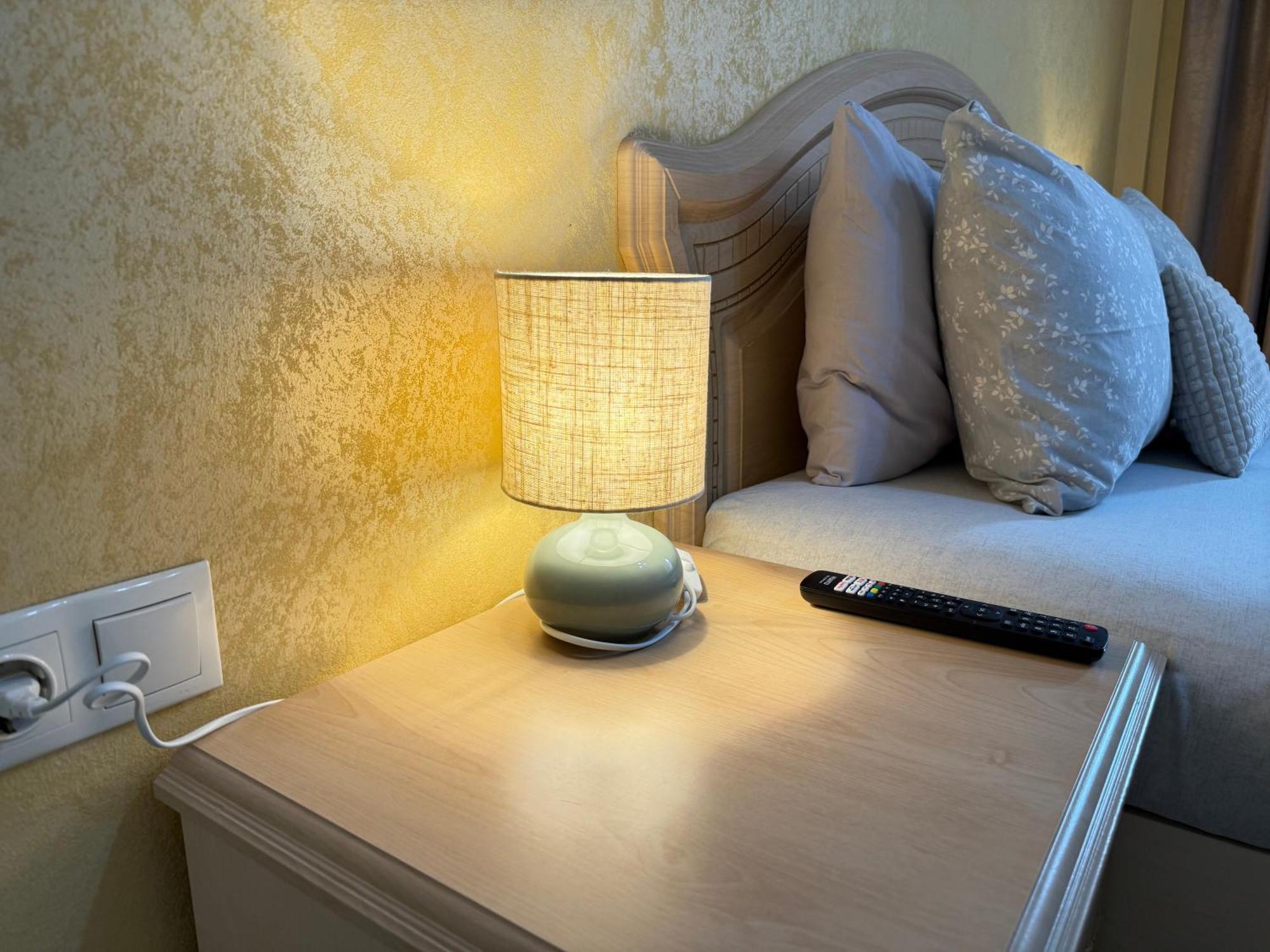 Cozy Two Bedroom Large Apartment تشيسيناو المظهر الخارجي الصورة