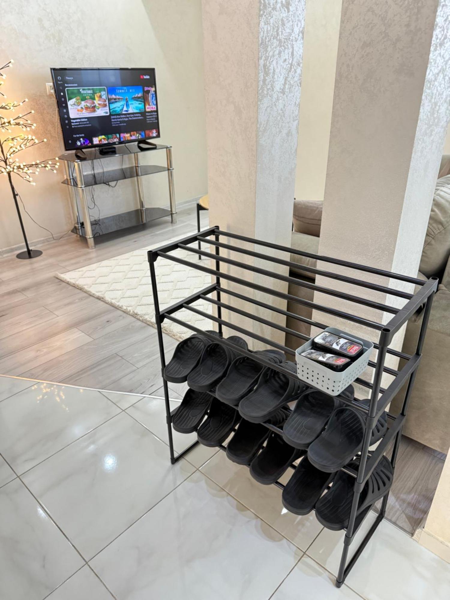 Cozy Two Bedroom Large Apartment تشيسيناو المظهر الخارجي الصورة