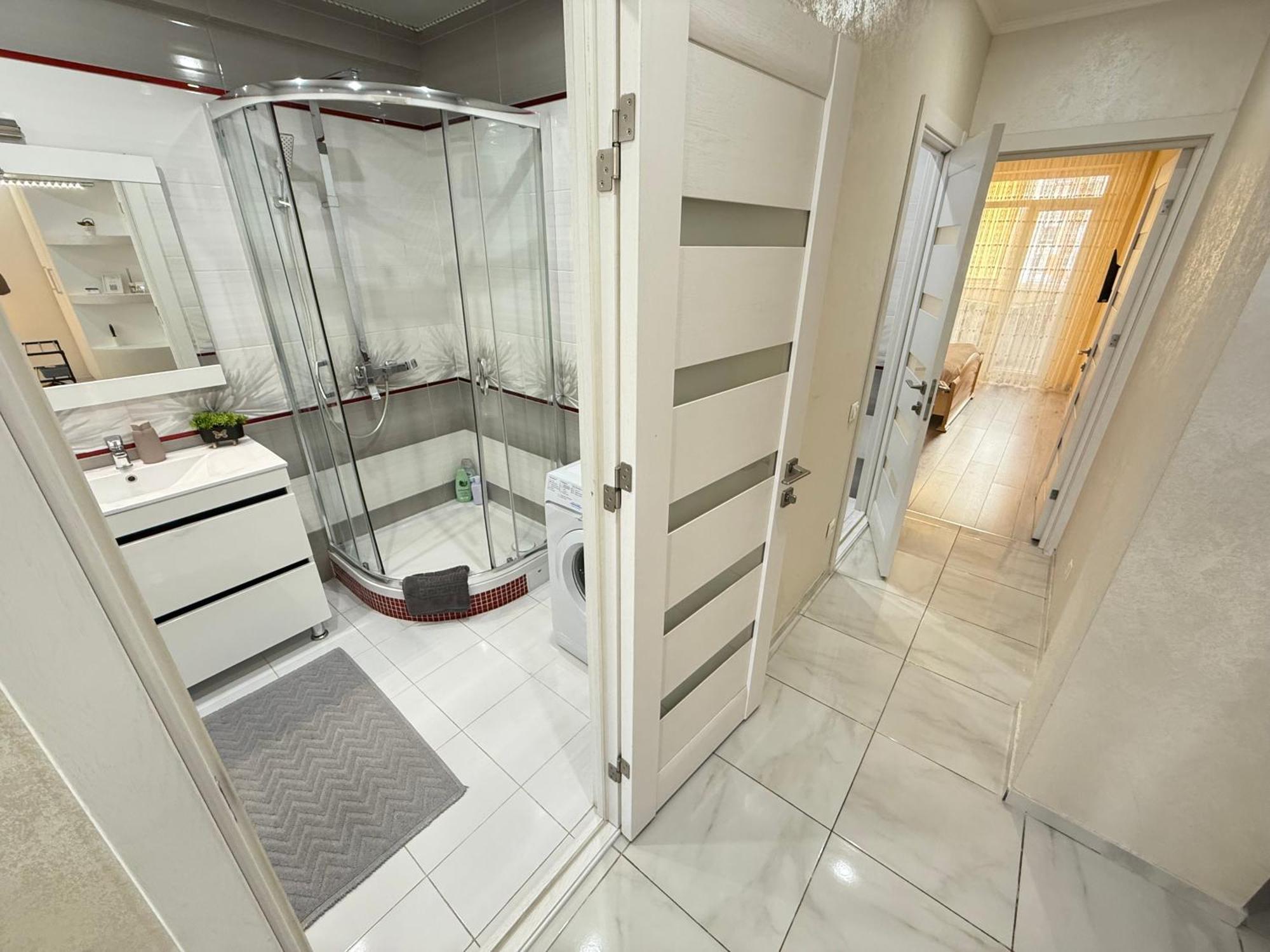 Cozy Two Bedroom Large Apartment تشيسيناو المظهر الخارجي الصورة