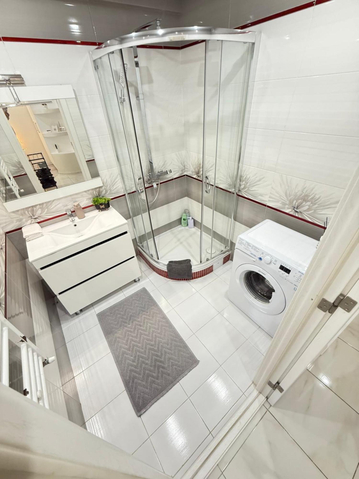 Cozy Two Bedroom Large Apartment تشيسيناو المظهر الخارجي الصورة